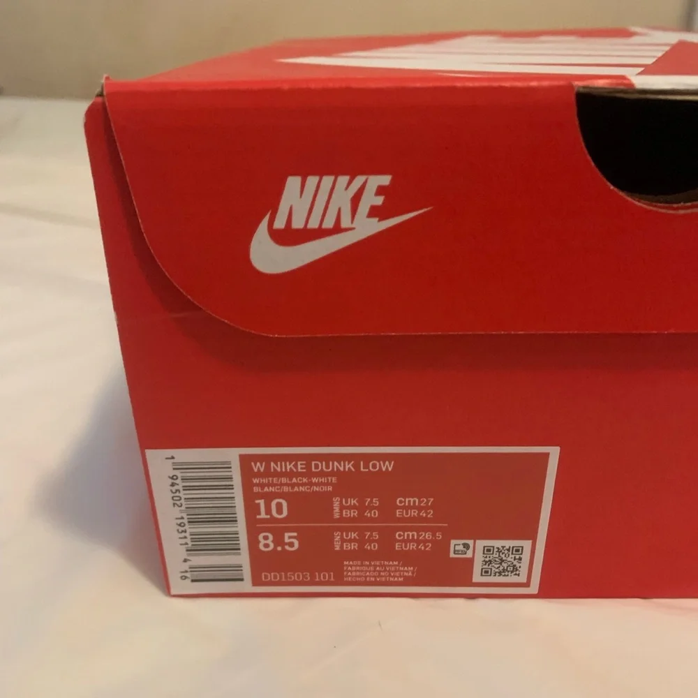 Nike panda dunks - Picture 2 of 5